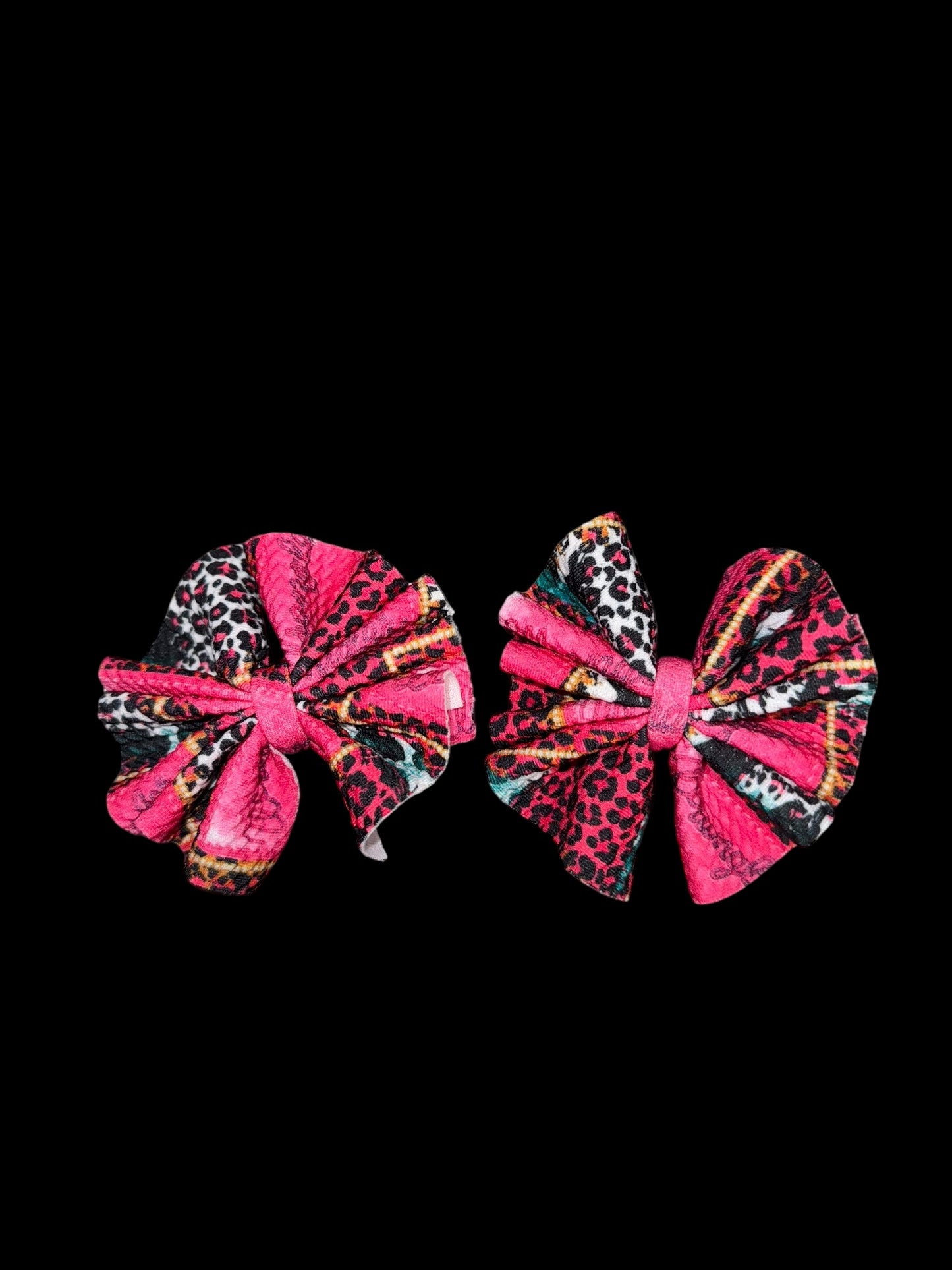 Wrangler piggy clip bows
