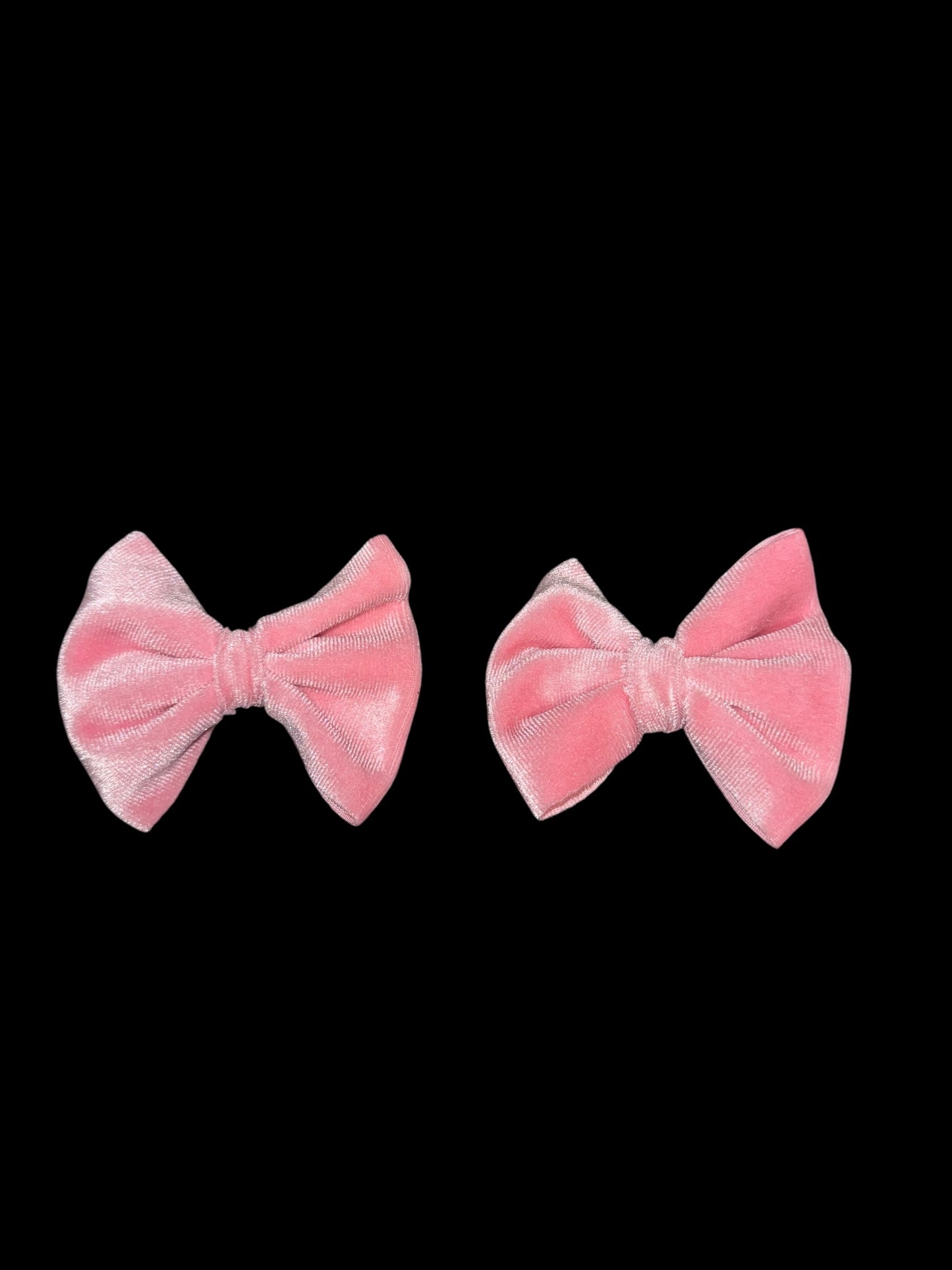 Pink piggy clip bows
